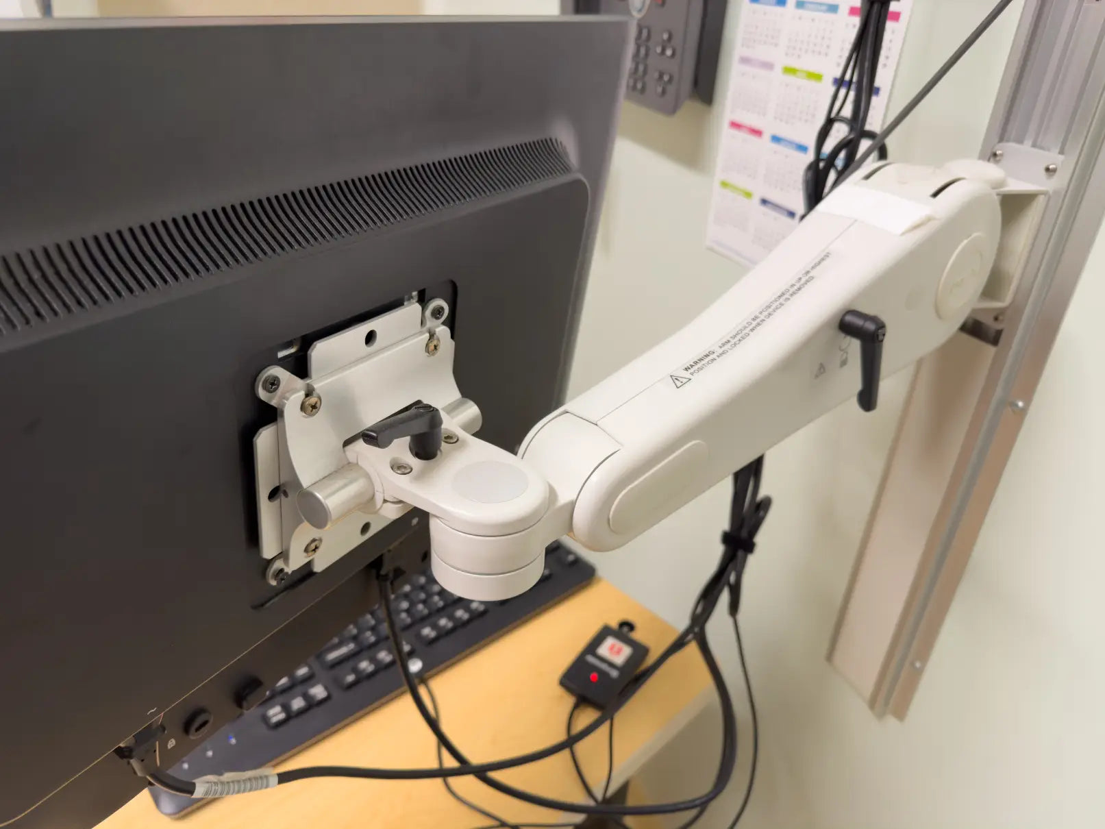 vesa monitor arm featured image